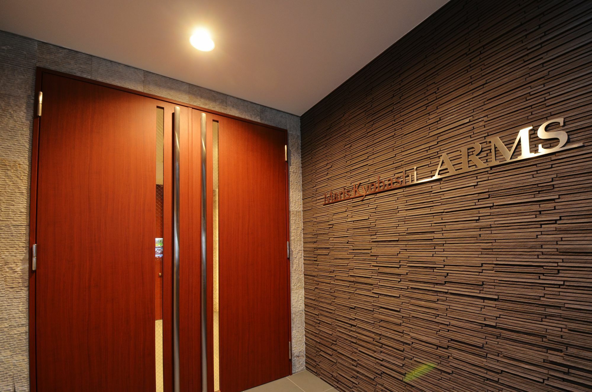 The Wonder At Stay-Maris Kyobashi Arms- Osaka Bagian luar foto